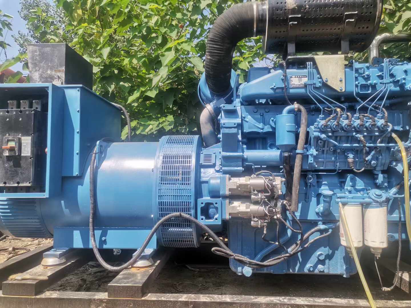 东河详细说明降低 800kW 柴油发电机输出电流波动的方法
